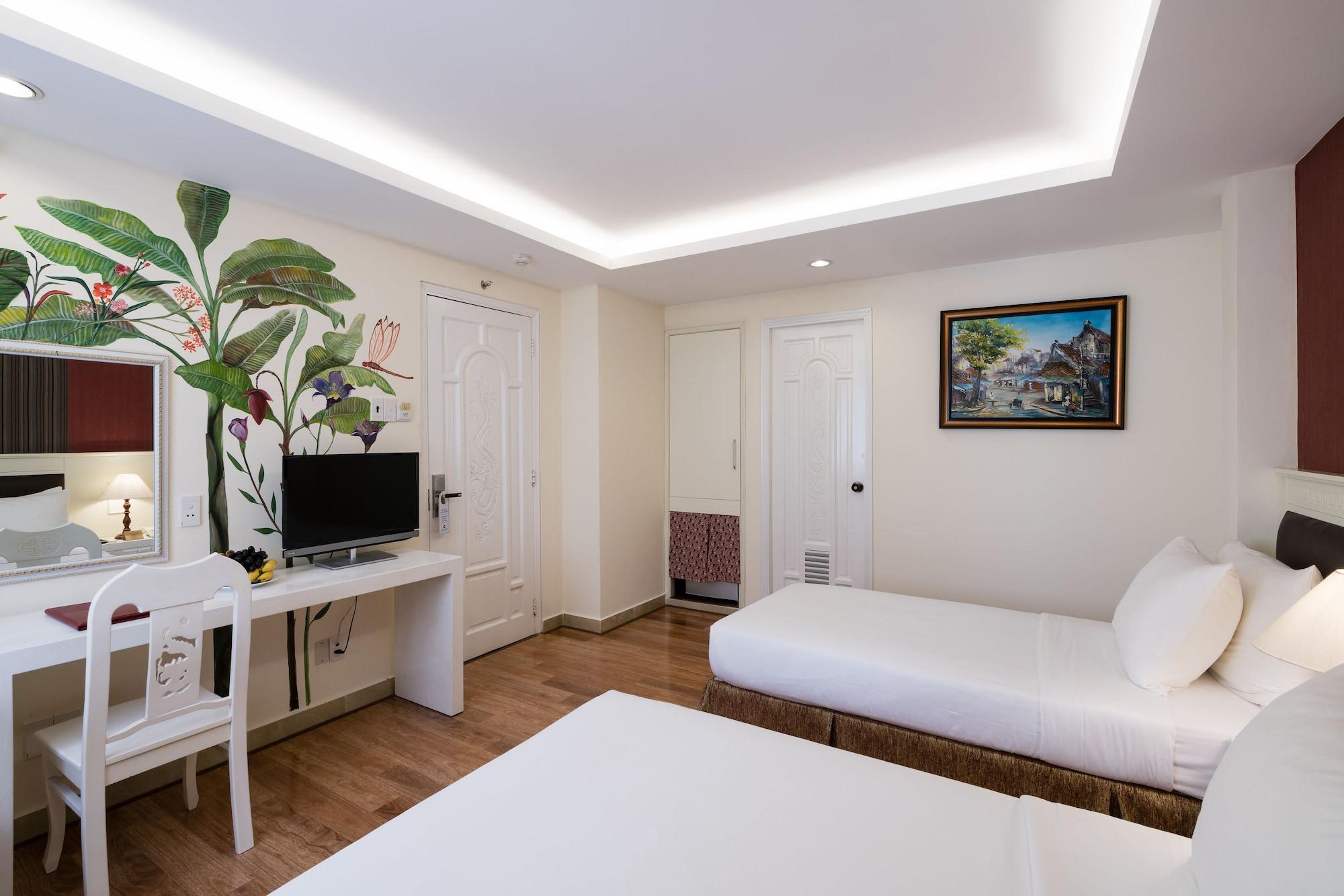 Asian Ruby Center Point & Отель 3*