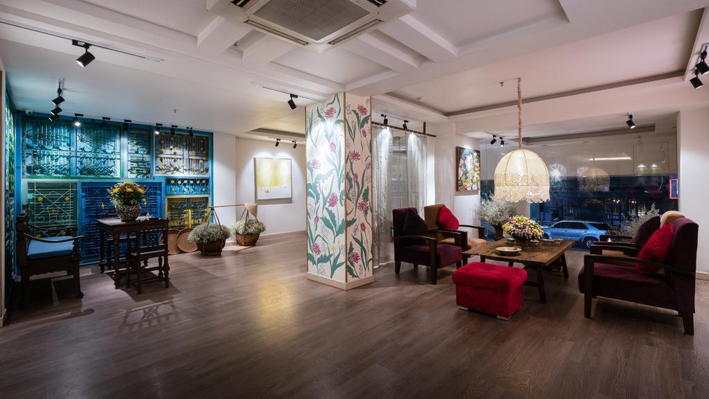 Отель Asian Ruby Center Point & 3*
