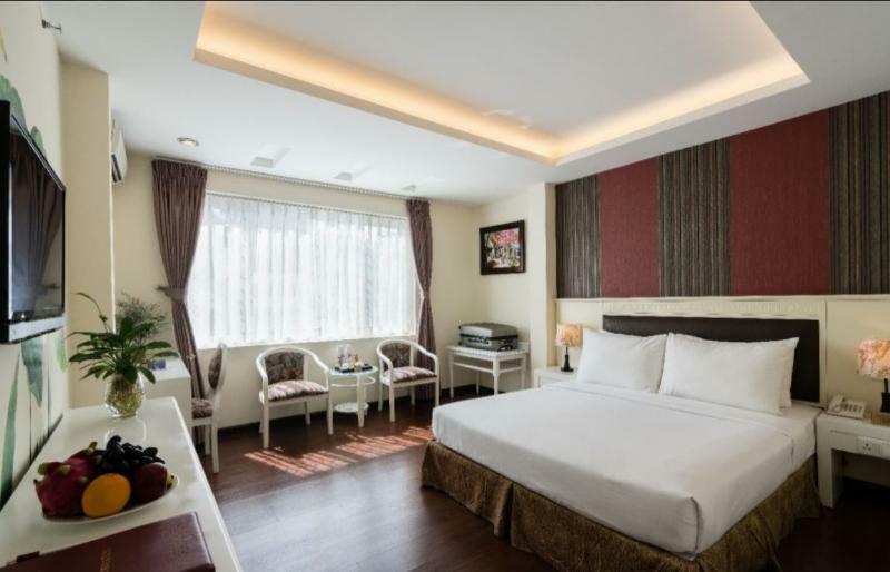 Asian Ruby Center Point & Отель